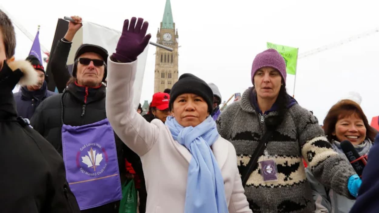 La GRC surveille de près la « reine du Canada » en Saskatchewan | Radio ...