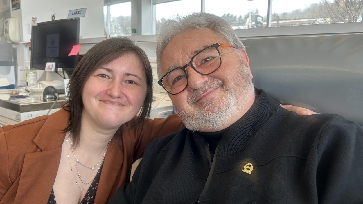 « C’est un don de vie continuel qu’il me fait » : Héma Québec cherche des donneurs