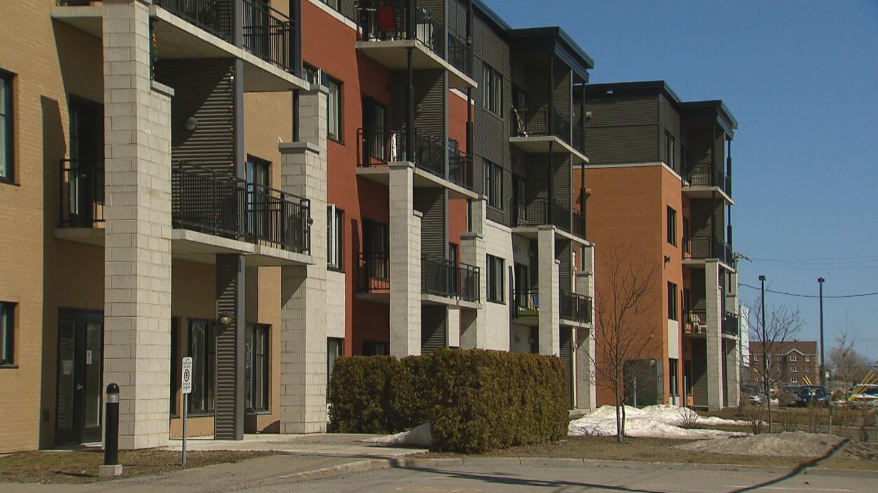La façade d'un bâtiment qui abrite des logements à loyer modique à Rimouski.