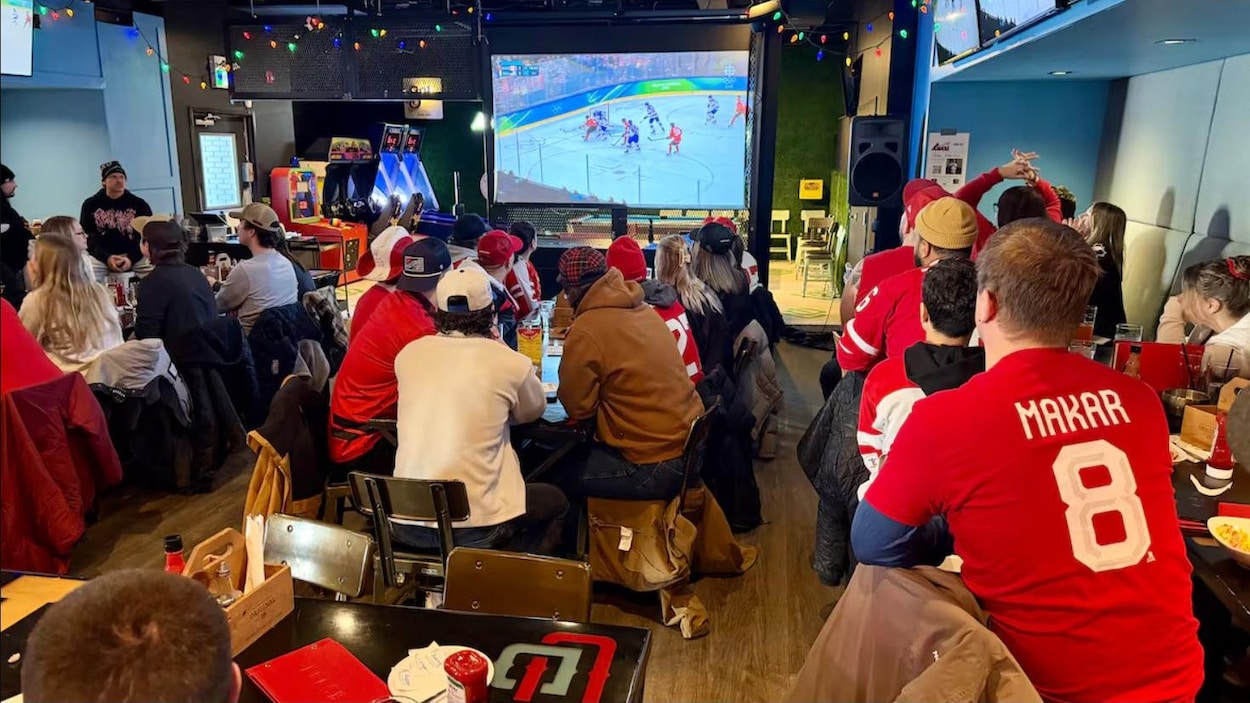 Hockey masculin : le Canada échoue en prolongation, le Manitoba dévasté