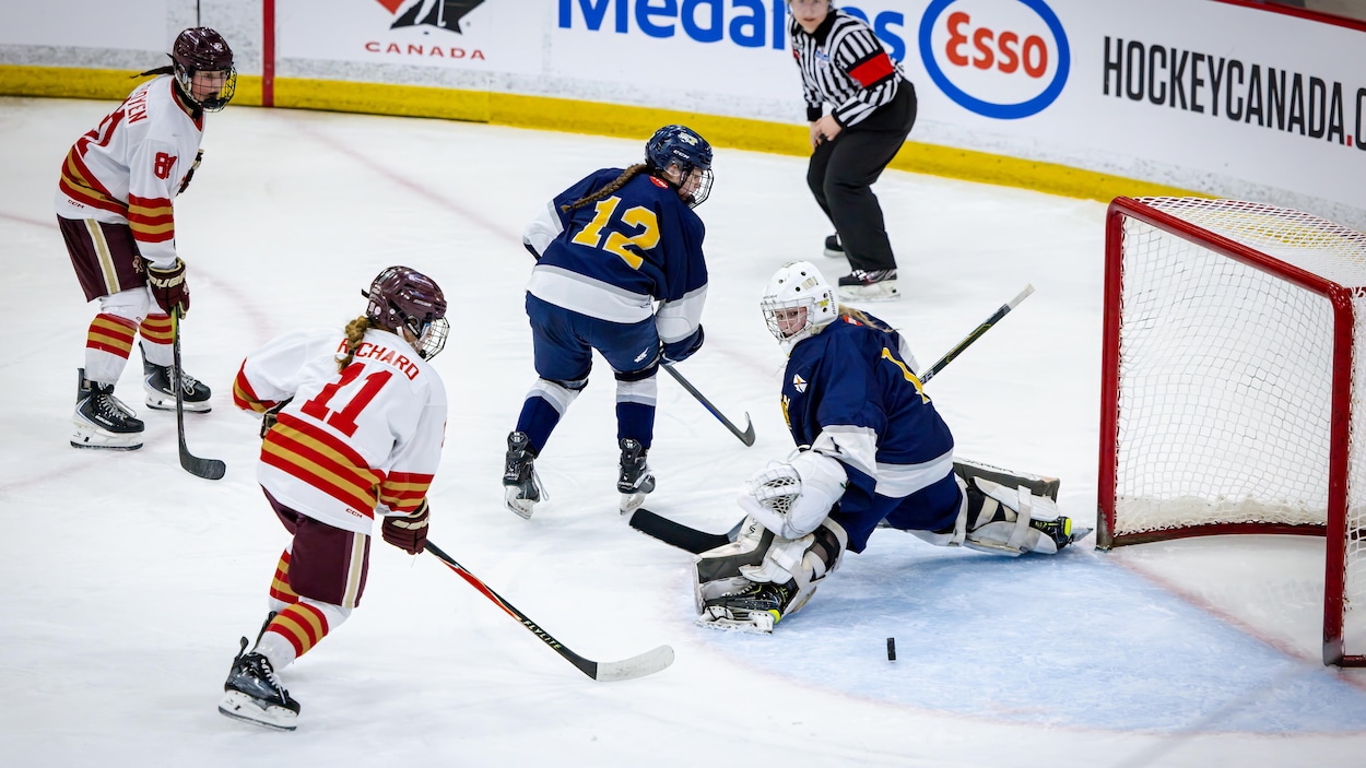 Hockey : le championnat féminin des moins de 18 ans est lancé au Nouveau-Brunswick