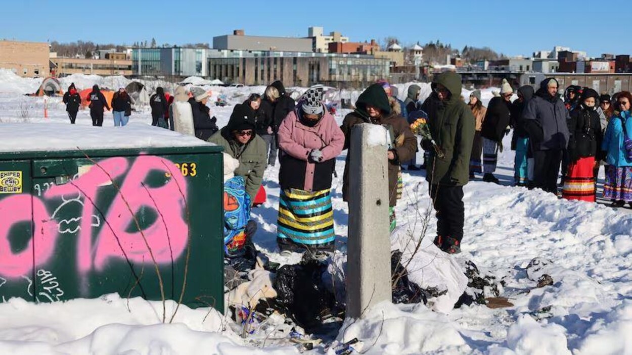 Un hommage rendu à la femme retrouvée morte dans un campement de sans-abri