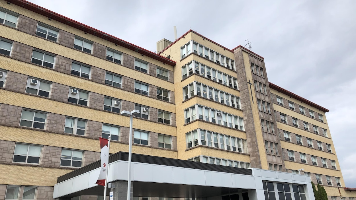 Le bâtiment de l'Hôpital d'Alma.
