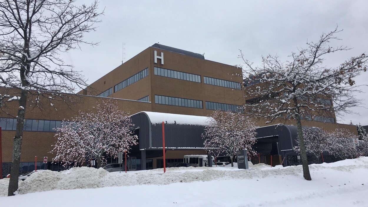 La façade de l'hôpital.