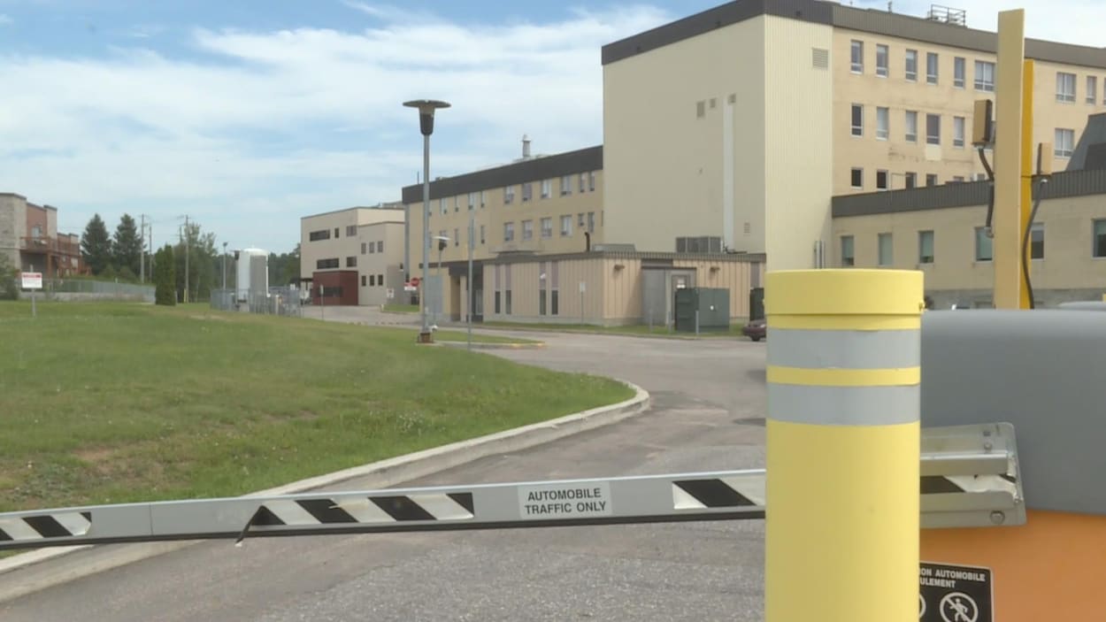 L'hôpital de Dolbeau-Mistassini L'hôpital de Dolbeau-Mistassini