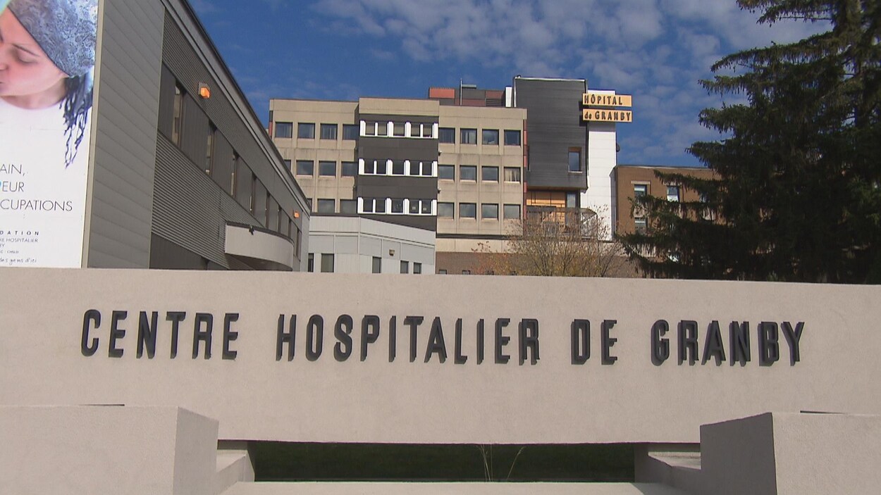 Devanture de l'hôpital de Granby.