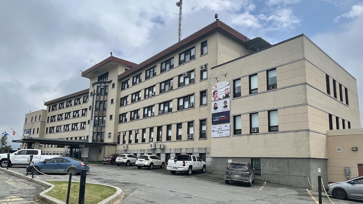 Le seul chirurgien de La Sarre réduit ses activités RadioCanada