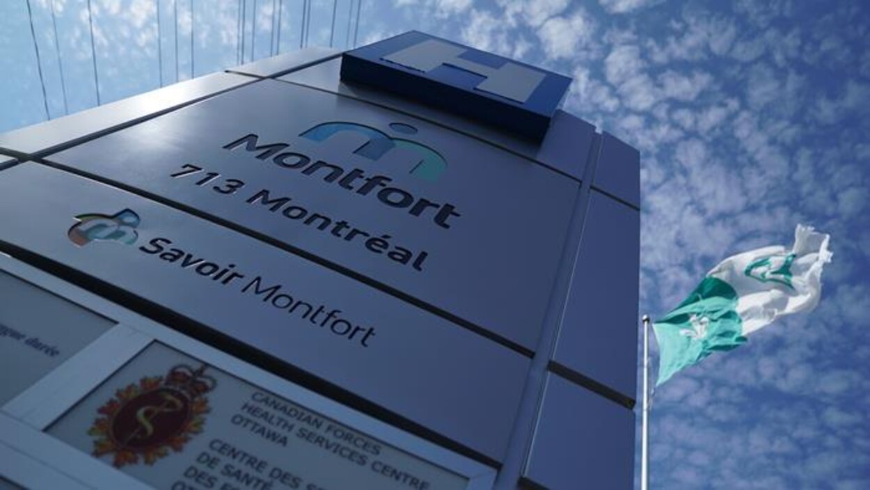 L'enseigne de l'Hôpital Montfort.