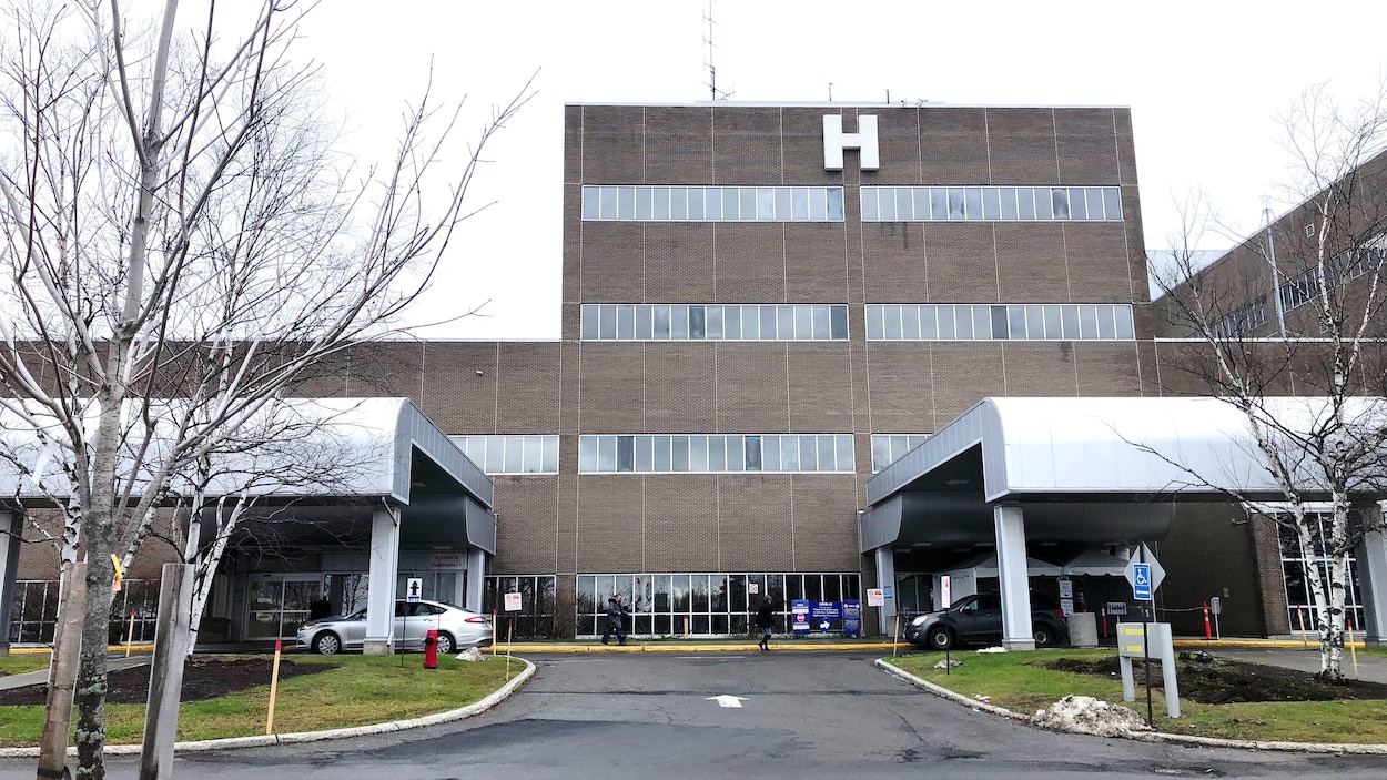 Les Néo-Brunswickois attendent en moyenne près de 4 heures et demie aux urgences