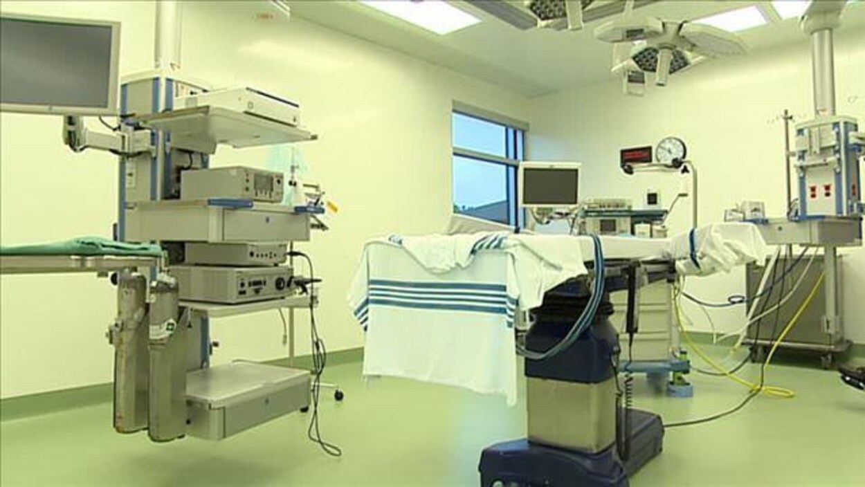 Une salle de chirurgie de l'Hôpital Sainte-Anne.