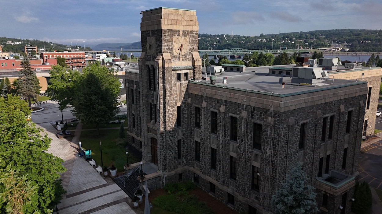 Saguenay veut limiter la hausse du compte de taxes de 3,1 % pour le prochain budget