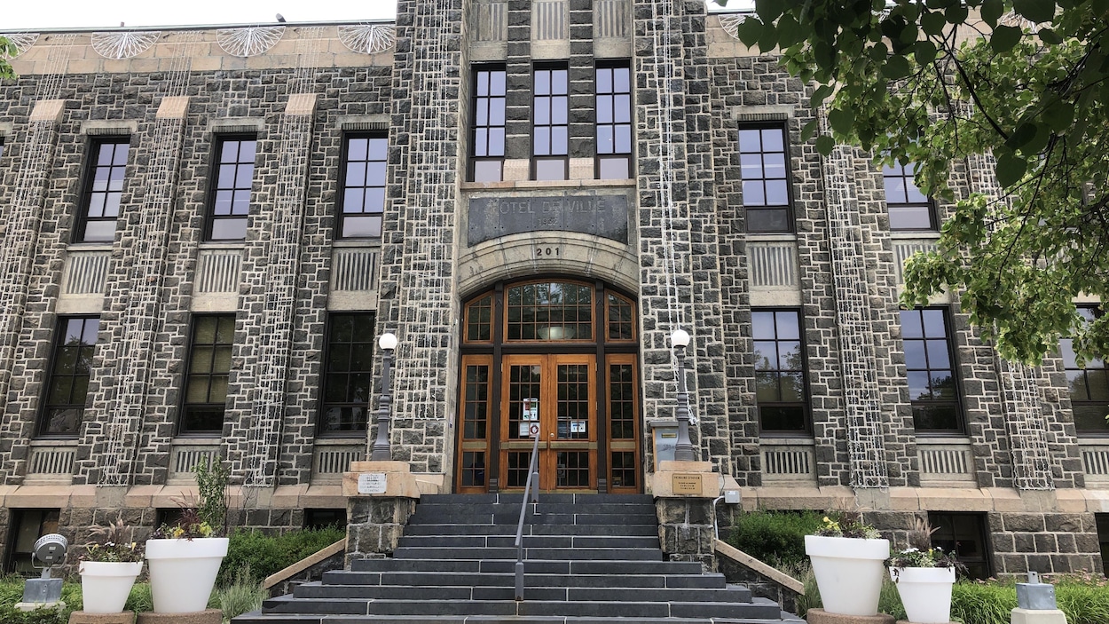 L'hôtel de ville de Saguenay.