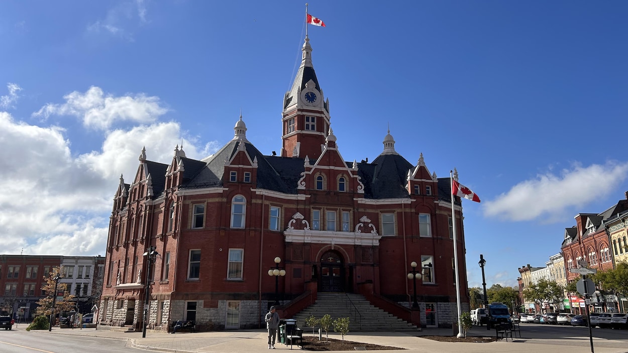 Loi sur les maires forts : Stratford lance une contestation judiciaire contre la province