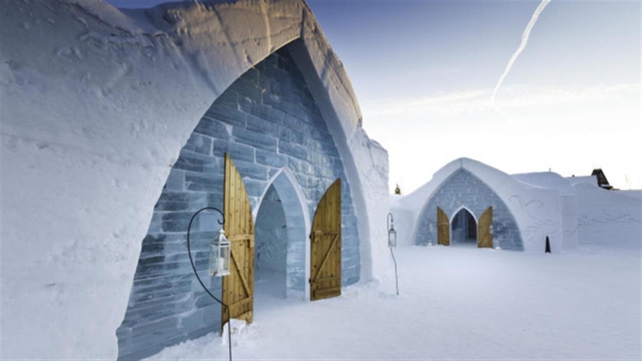 L'Hôtel de glace ouvrira ses portes à la fin décembre, quelques jours plus tôt que prévu. L'Hôtel de glace ouvrira ses portes à la fin décembre, quelques jours plus tôt que prévu.