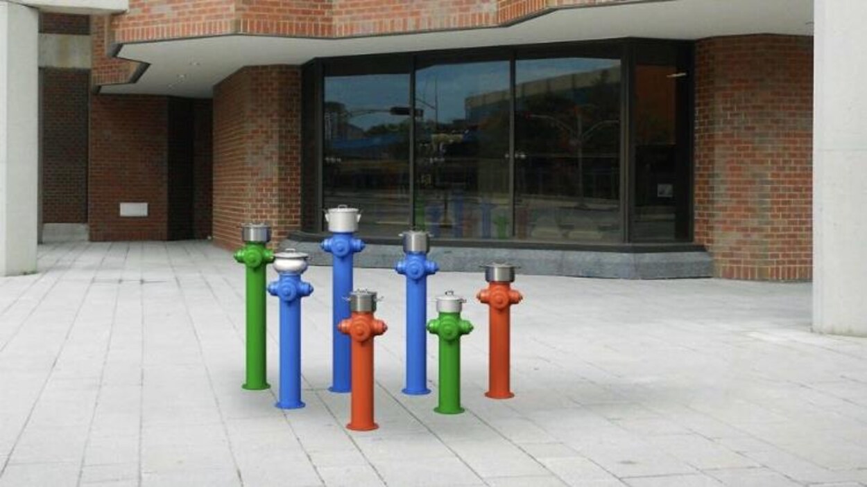 Sept bornes-fontaine de couleur différentes Sept bornes-fontaine de couleur différentes