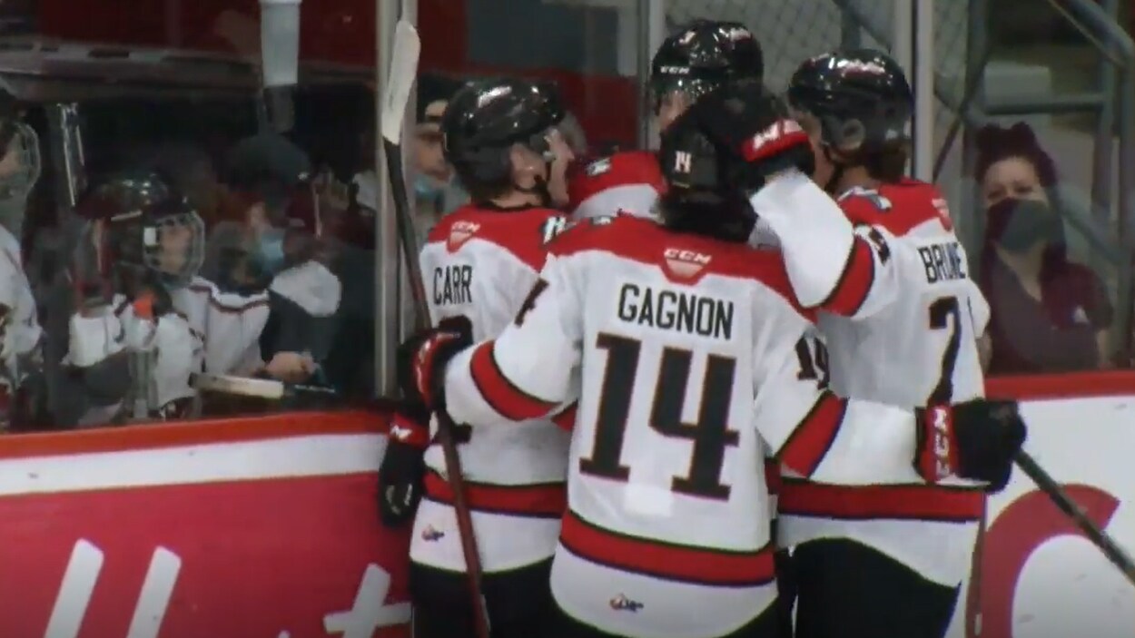 Duel au sommet entre les Huskies et le Drakkar | Radio-Canada