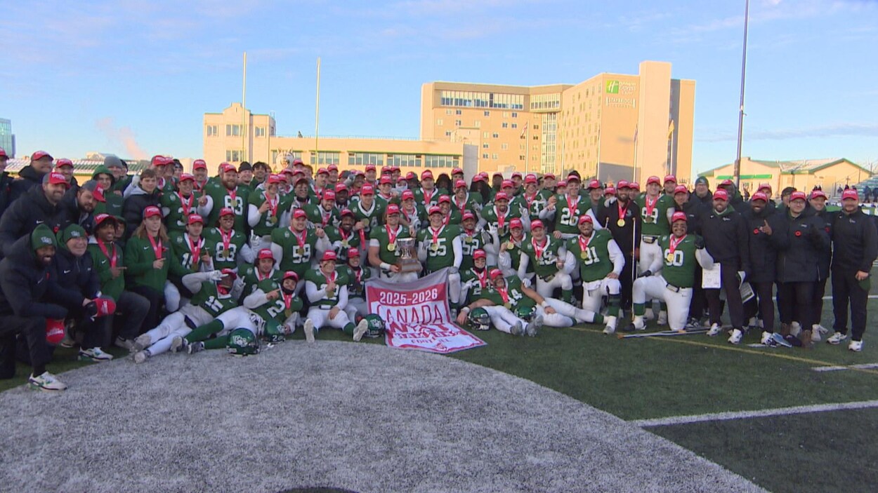 Les Huskies défont les Rams de Regina et remportent la Coupe Hardy ...
