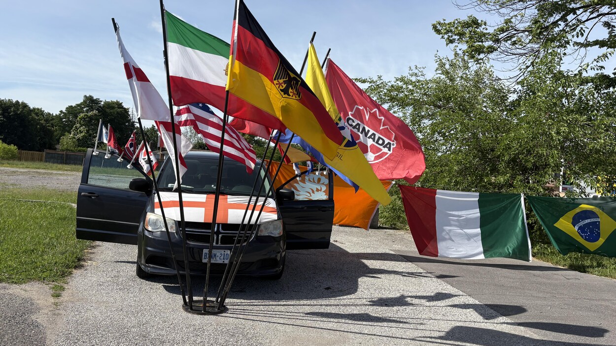 Mondial de soccer : l’occasion en or pour les ventes de drapeaux