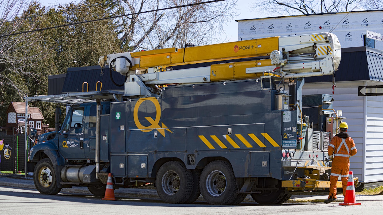 Une Panne D’électricité Majeure A Frappé Le Québec | Couverture En ...