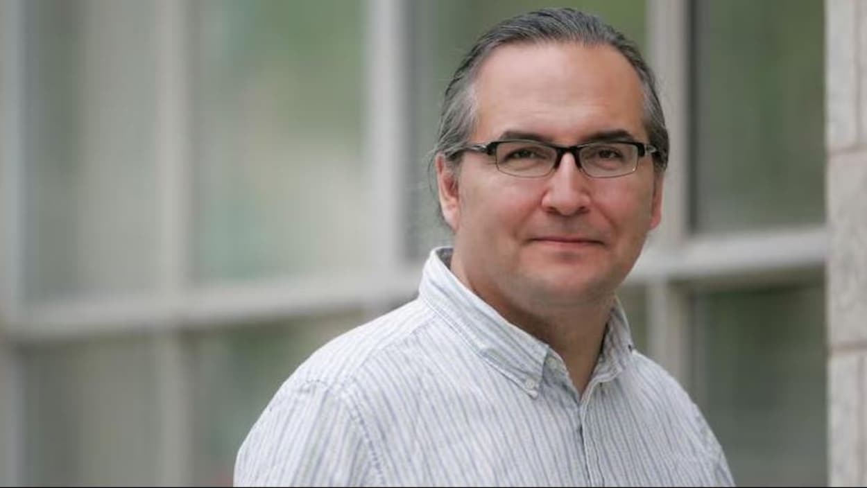 Le dramaturge métis Ian Ross, figure du théâtre anglais, est décédé à 57 ans