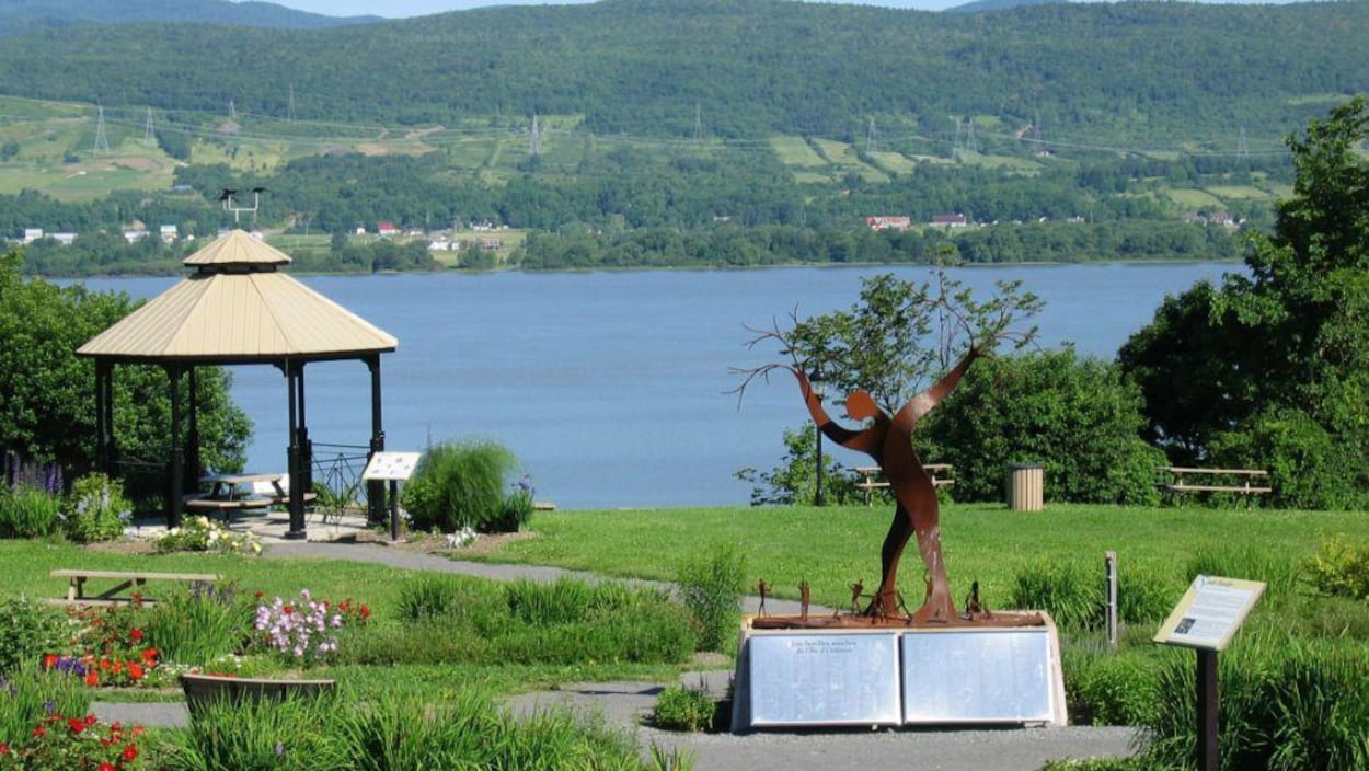 Le Parc-des-Ancêtres-de-l’île-d’Orléans Le Parc-des-Ancêtres-de-l’île-d’Orléans