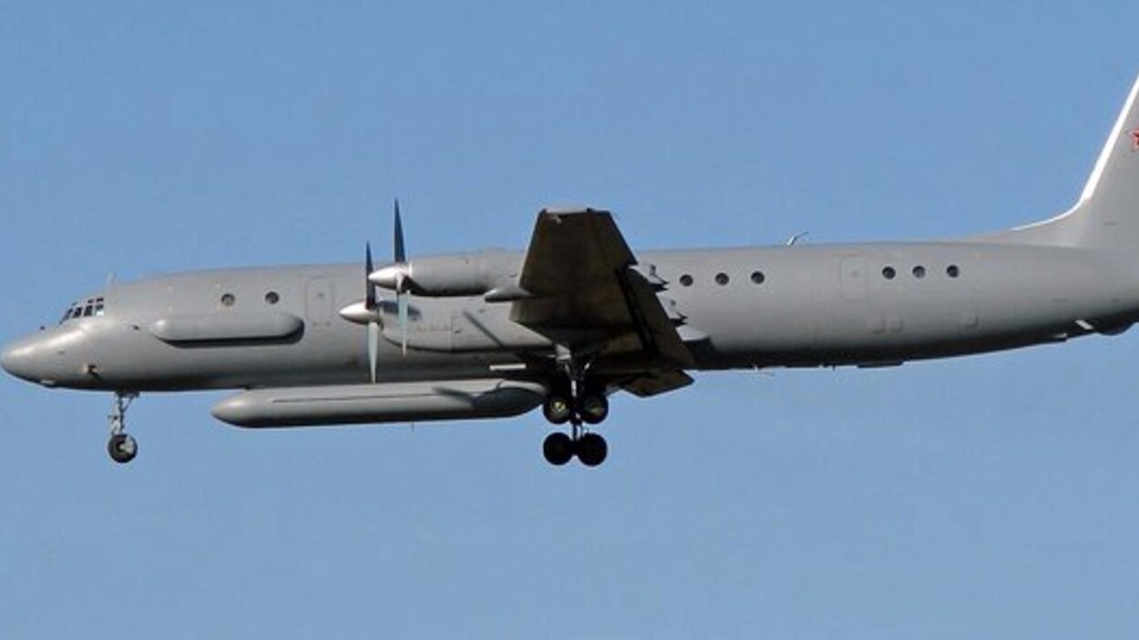 Un avion de surveillance russe Iliouchine 20.