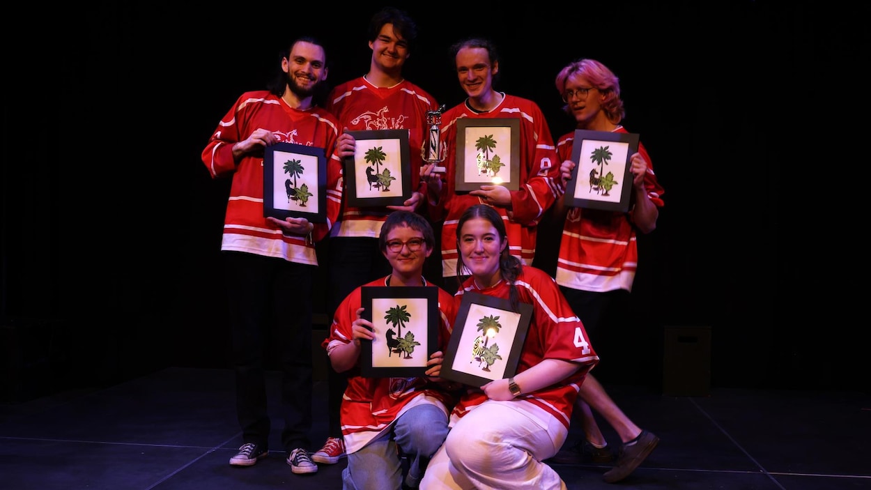 L’équipe d’improvisation DJ FAMS remporte le tournoi Zèbre d’Or