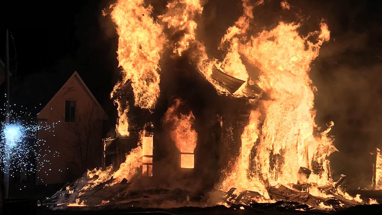 Une résidence en flammes