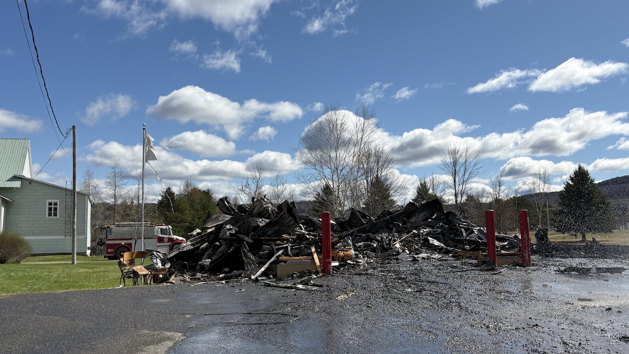 La caserne d’incendie de Trois-Rives rasée par le feu