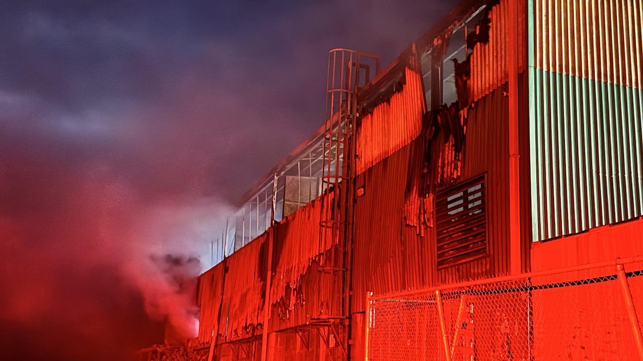 Une batterie au lithium-ion aurait causé un incendie dans un centre de déchets