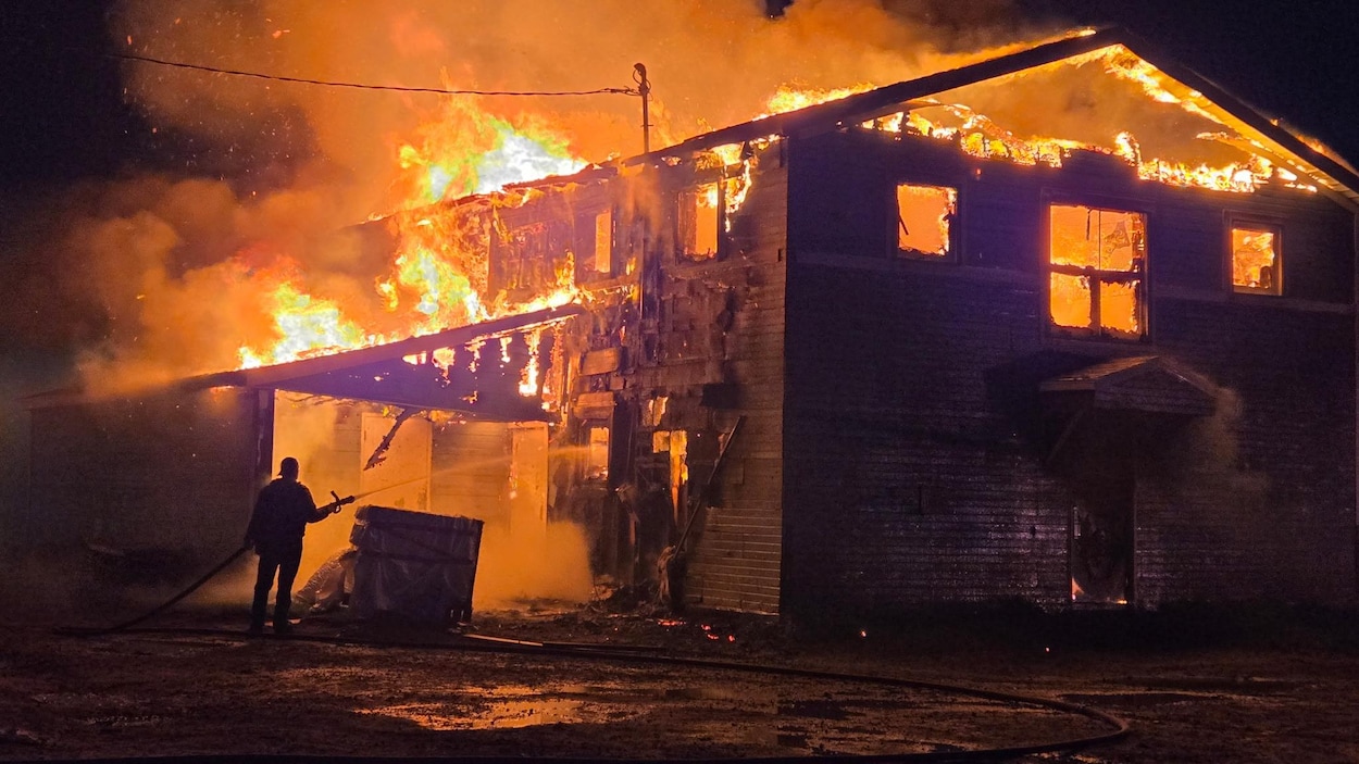 Un incendie détruit le bureau de la Protection de la jeunesse à Pakua Shipi