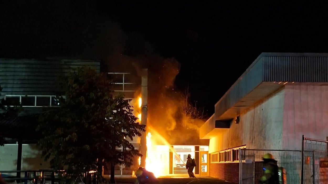 Incendie et camp de jour déplacé à l’École des Bâtisseurs