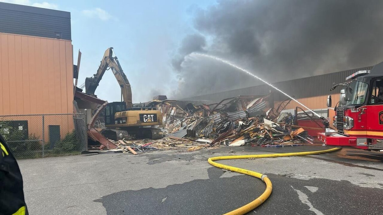 Des assureurs poursuivis en lien à un feu dans une école à Thompson