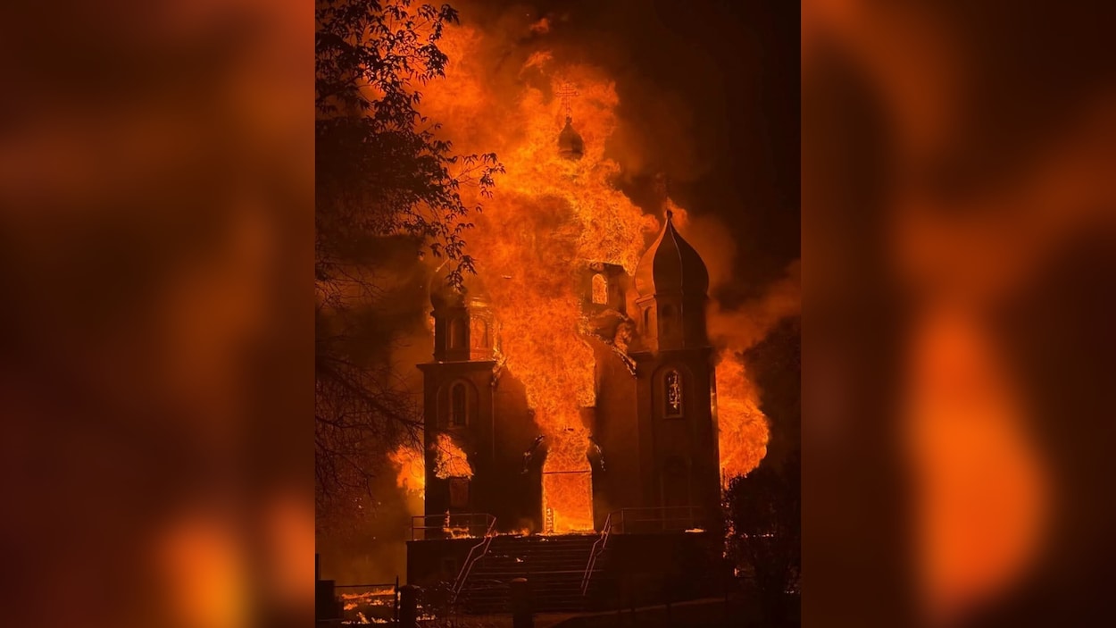 Un patrimoine religieux disparaît dans les flammes à Meadow Lake
