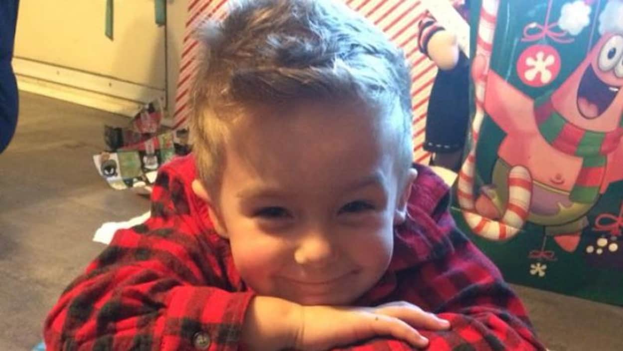 Thomas, 3 ans, est mort dans un incendie dans la nuit de lundi à mardi. Thomas, 3 ans, est mort dans un incendie dans la nuit de lundi à mardi.