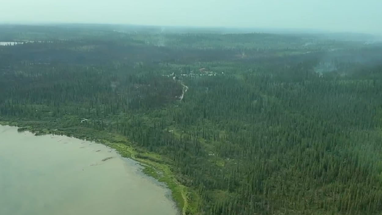 Feux de forêt près d’un ancien site d’extraction d’uranium aux T.N.-O.