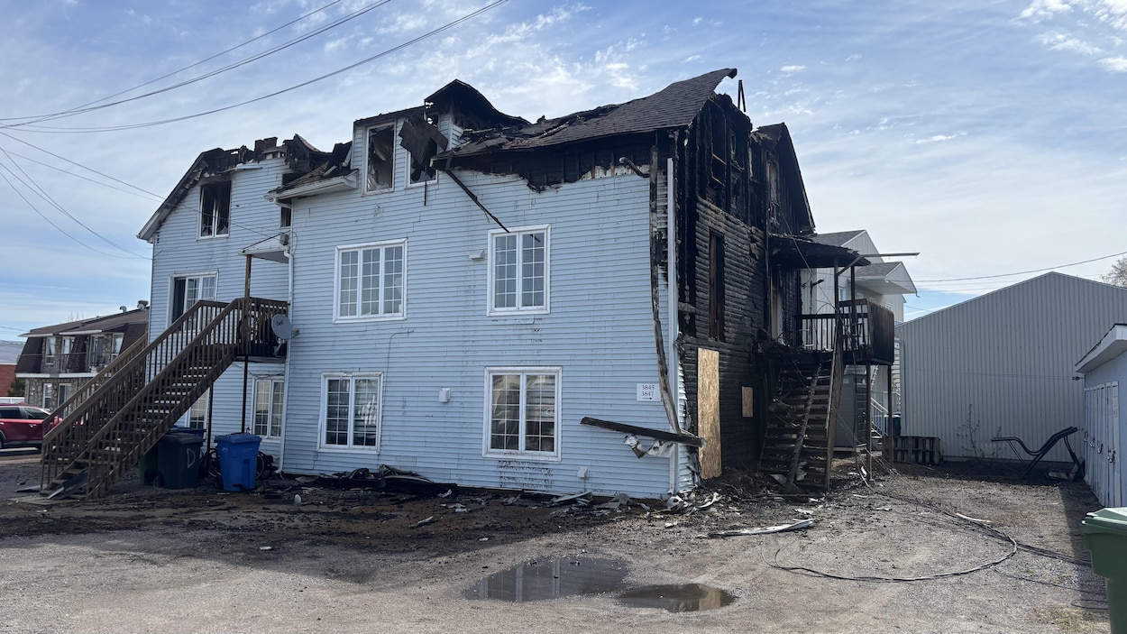 Un incendie a ravagé un immeuble de logements à Jonquière