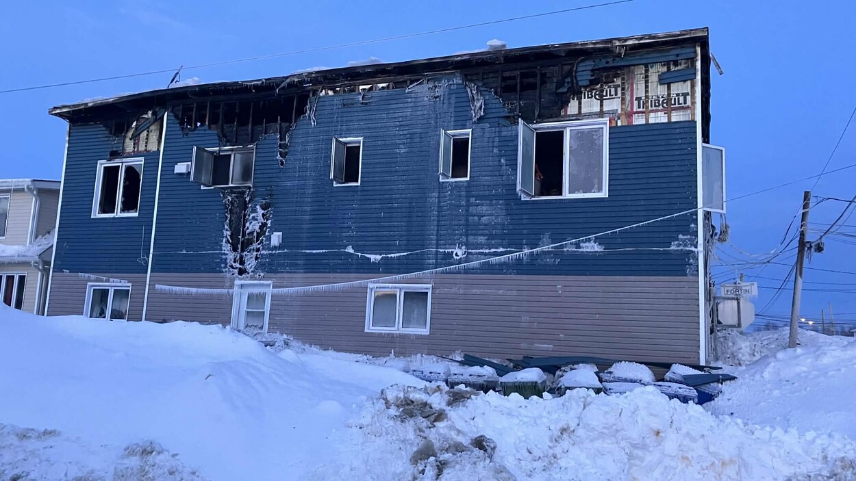 Six logements détruits dans un incendie à Rouyn-Noranda