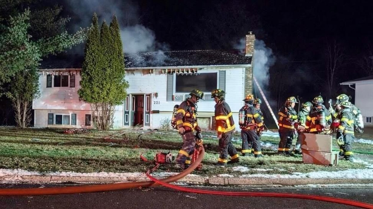 Une personne meurt dans un incendie à Fredericton