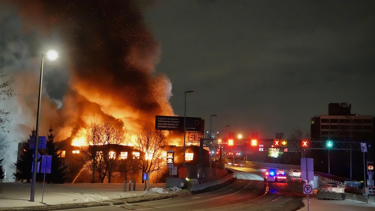 Un incendie force la fermeture du pont Jacques-Cartier