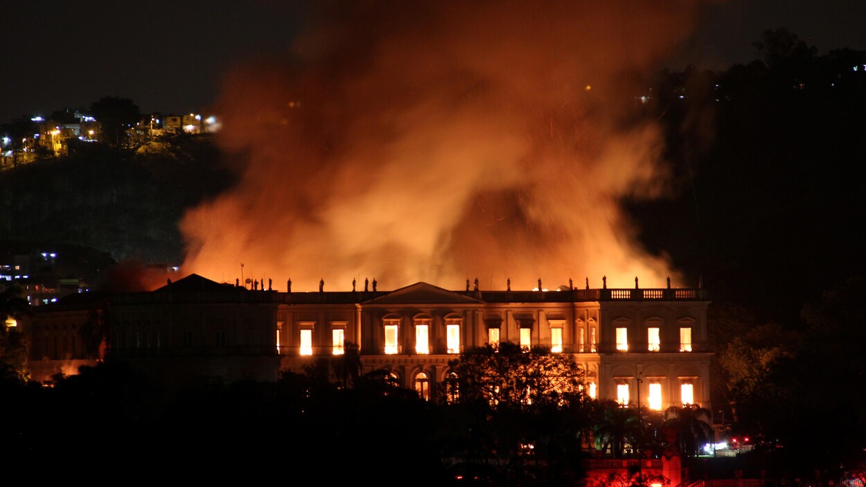 Au Brésil, le Musée de Rio de Janeiro dévasté par les flammes