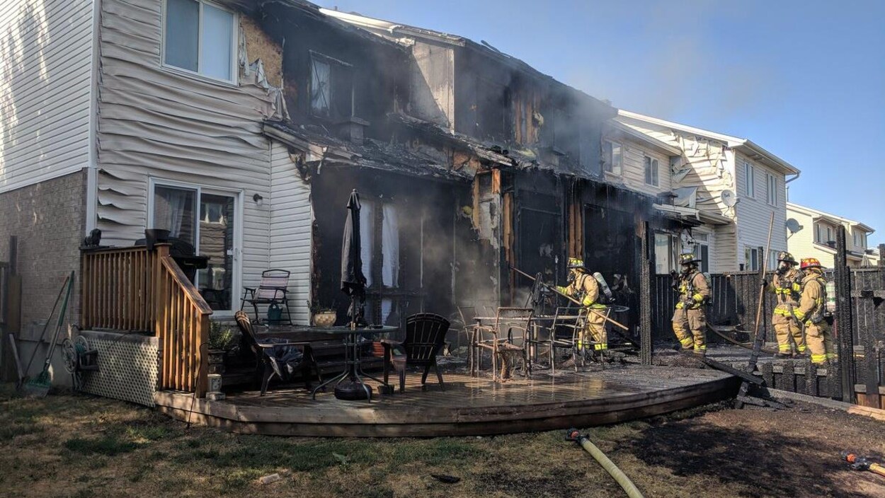 Un incendie a éclaté à Ottawa, jeudi après-midi. Un incendie a éclaté à Ottawa, jeudi après-midi.