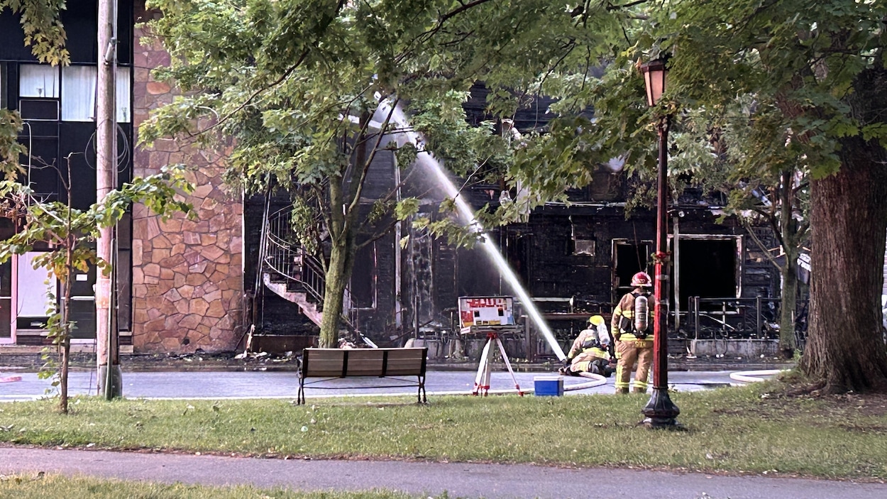 Un deuxième incendie en quelques jours brûle la Taverne royale