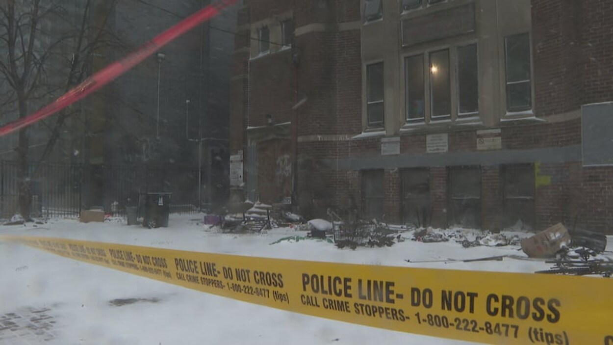 Un Torontois accusé de meurtre au premier degré pour avoir mis le feu à une tente