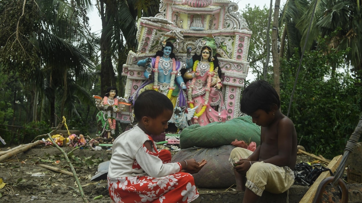 L'Inde et le Bangladesh affrontent le puissant cyclone Amphan L'Inde et le Bangladesh affrontent le puissant cyclone Amphan