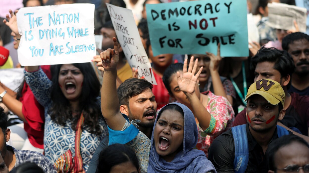 Inde : les contestations contre une loi sur la citoyenneté prennent de l'ampleur | Radio-Canada.ca