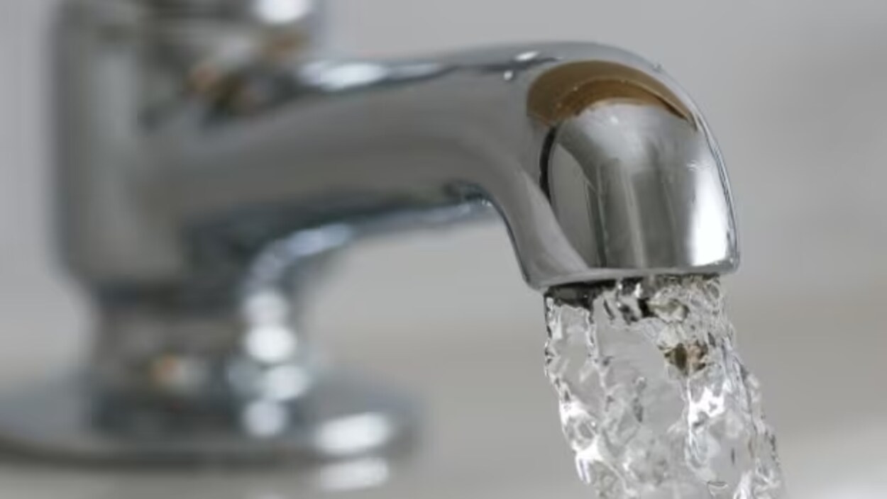 Bris de conduite d’eau : le maire de Calgary évoque une situation alarmante