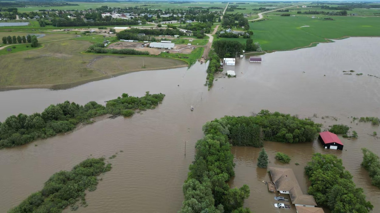 Inondations au Manitoba : Ottawa déploie l’armée dans la région de Parkland