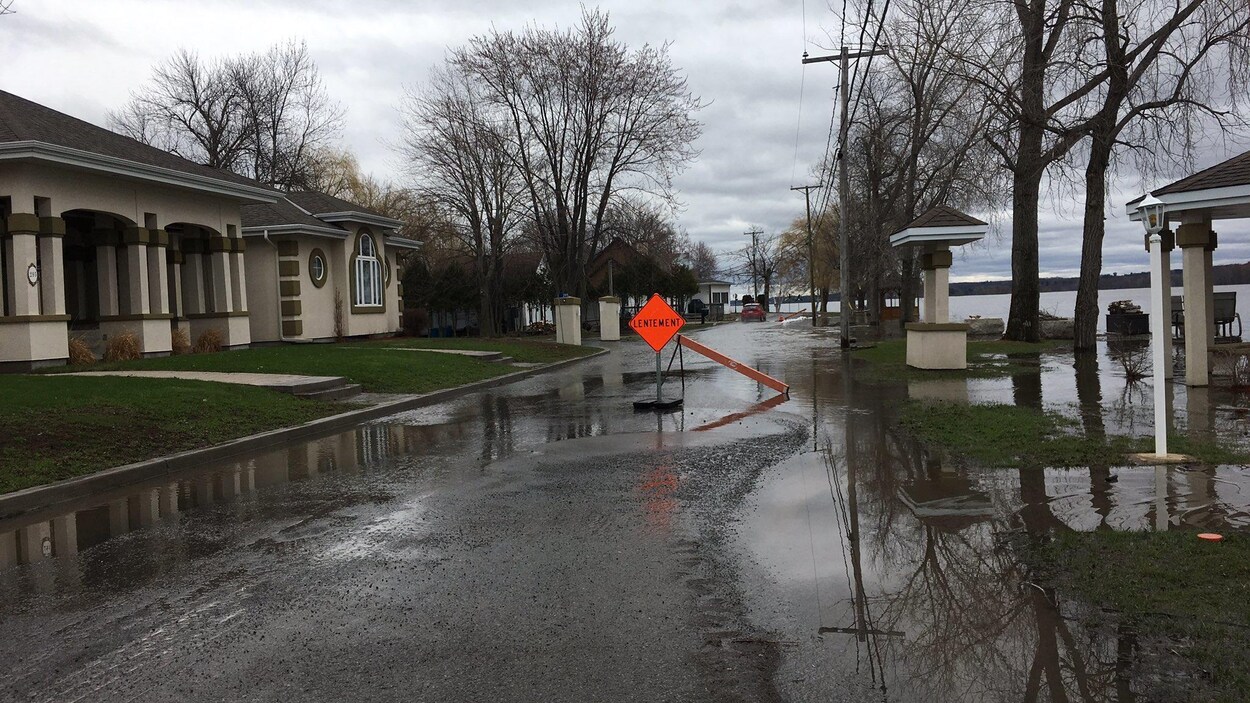 Une rue inondée Une rue inondée