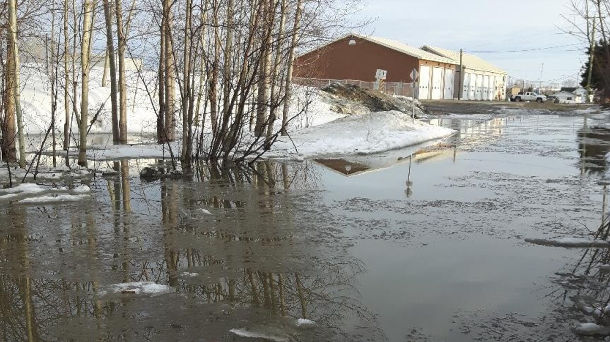 Une rue inondée.